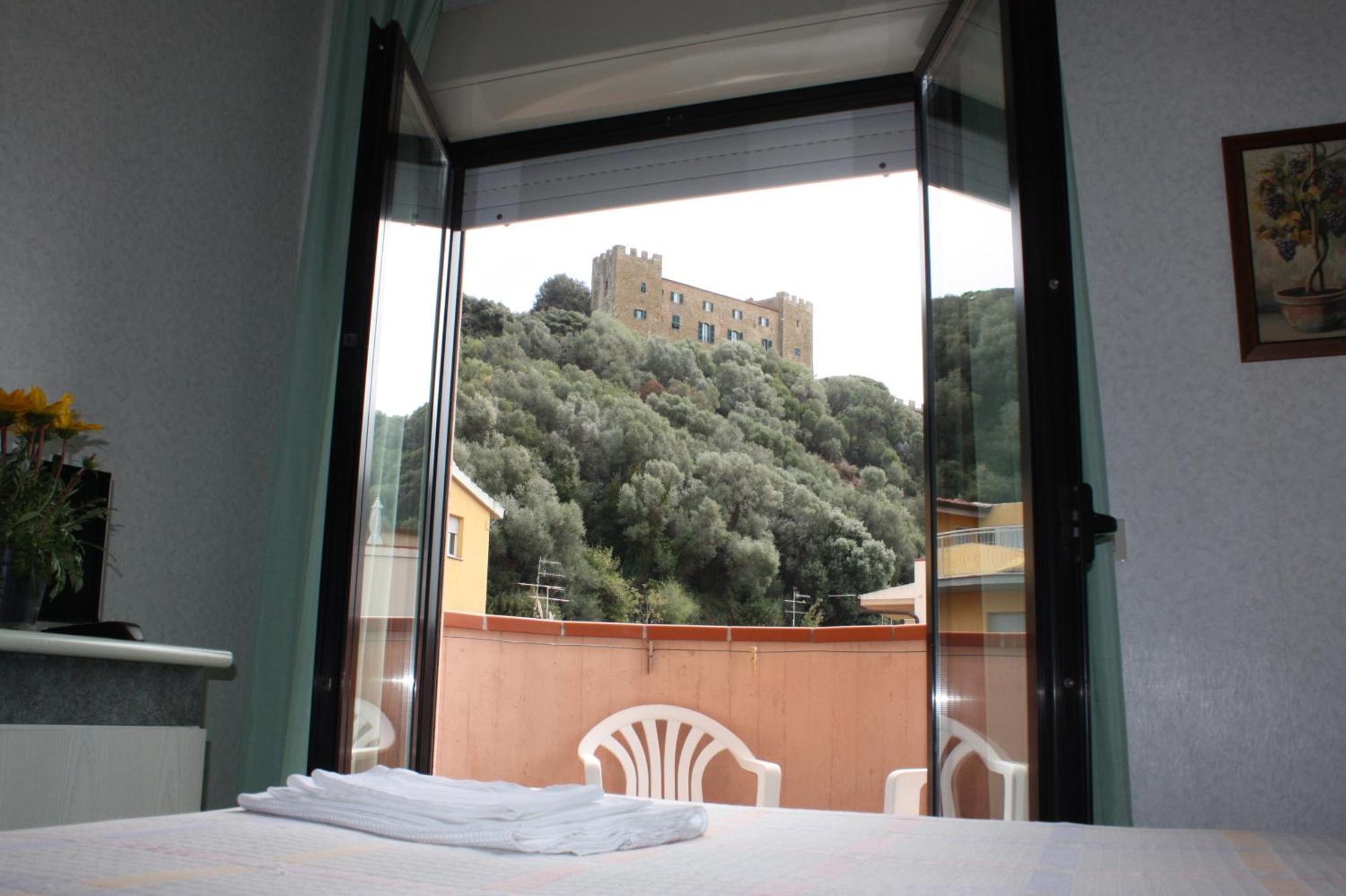 Hotel Aurora Castiglione della Pescaia Buitenkant foto